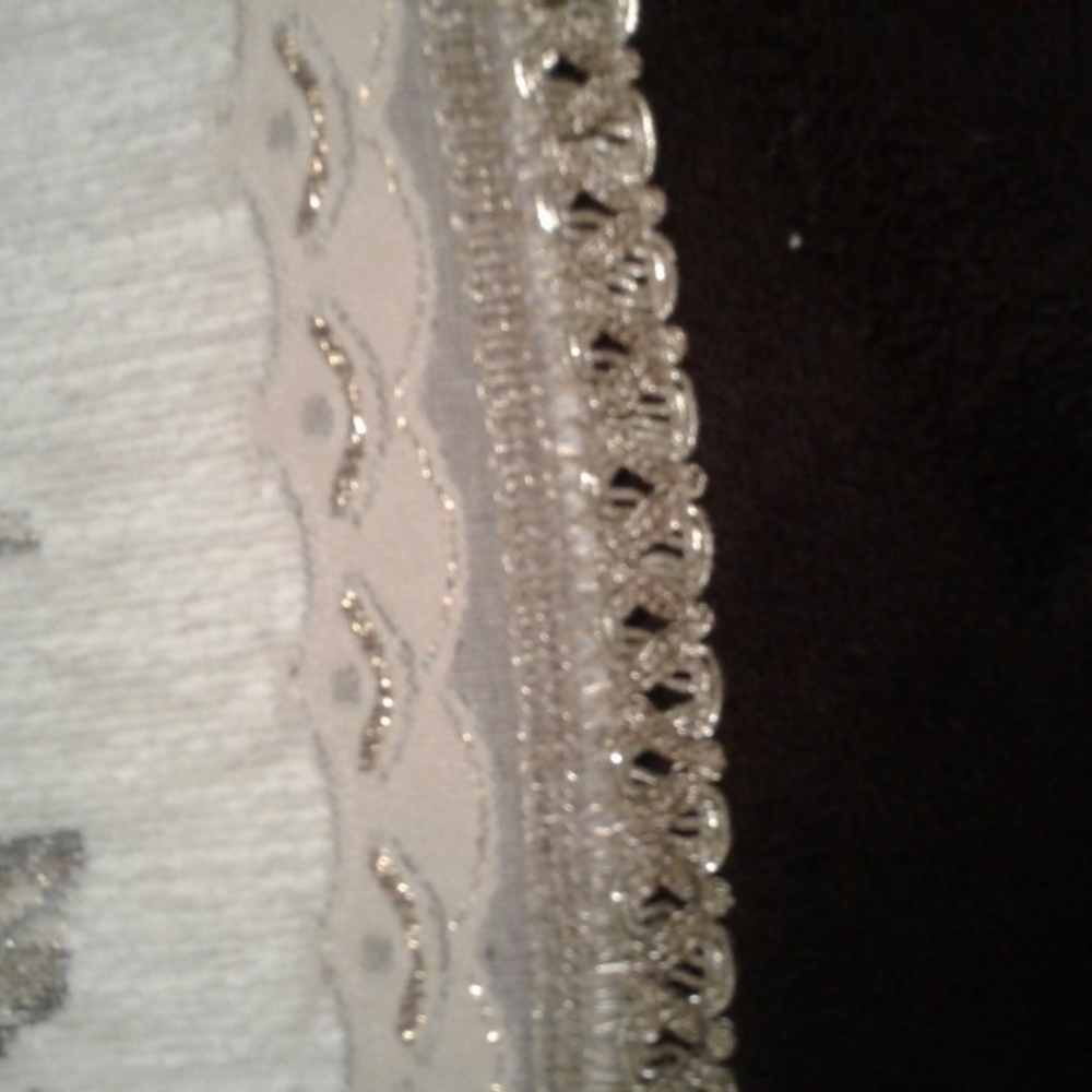 Table Runner - Picture 5 of 5